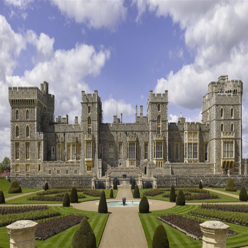 THE LUXURY ON ITS OWN WINDSOR CASTLE 