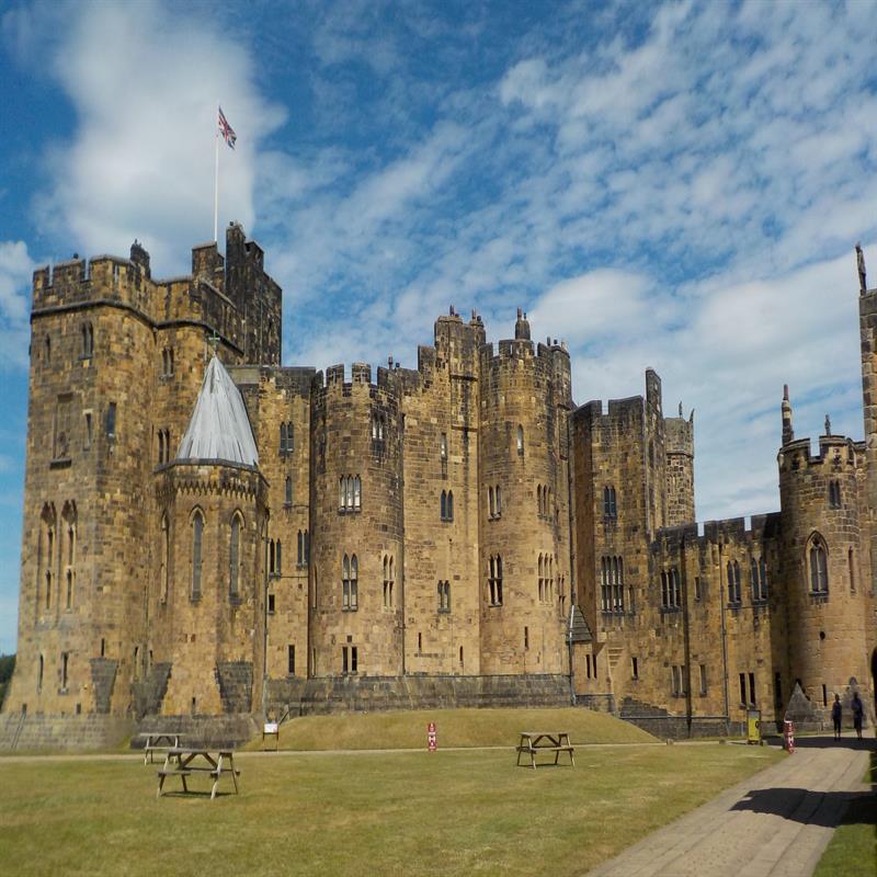  Alnwick Castle