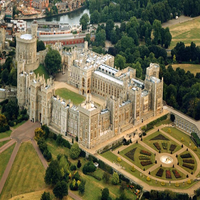 Comfortable Taxi Service from Stansted Airport to Windsor Castle