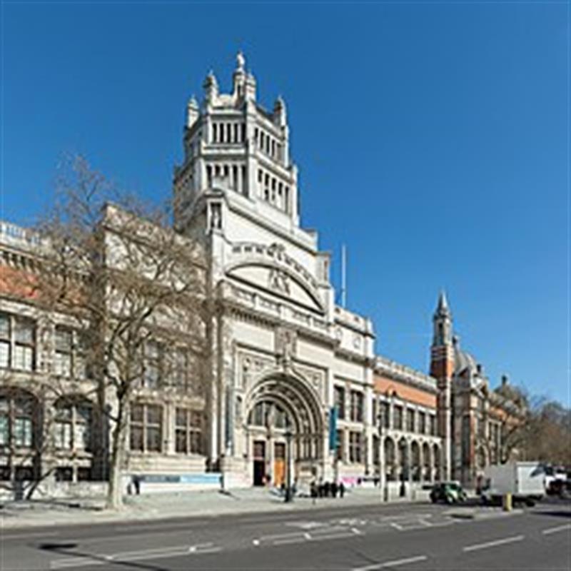  London’s Victoria and Albert Museum (V&A)